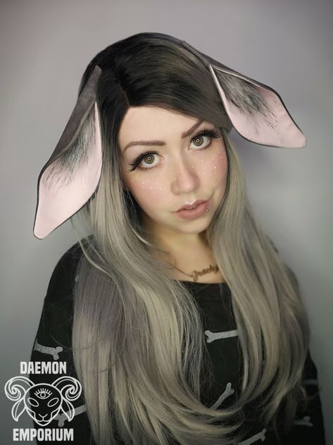 Goat Ears Cosplay, Goat Ears, Goat Costume, Faun Costume, Sheep Ears, Doe Deer, Base Ideas, Goat Horns, Black Deer