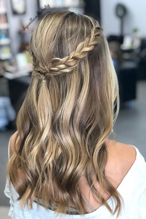 #braid #blowout #curl #style #beauty #virginiabeach #tangledupsalonvb Blowout Hairstyles With Braid, Blow Dry Hairstyles For Wedding, Blowout With Braid, Dry Bar Hairstyles, Blow Dry Bar Hairstyles, Bar Hairstyles, Curly Blowout, Side Plait, Blowout Curls