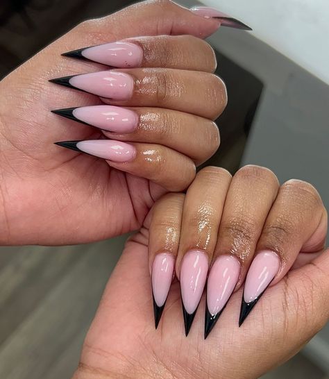 Black Stiletto French Tip Nails, White French Tip Stiletto Nails, Black French Tip Stiletto, Black French Tip Nails Stiletto, Black French Tip Stiletto Nails, Steletoes Nails Design, French Stiletto Nails Design, Black French Tips Nails, Stiletto French Nails