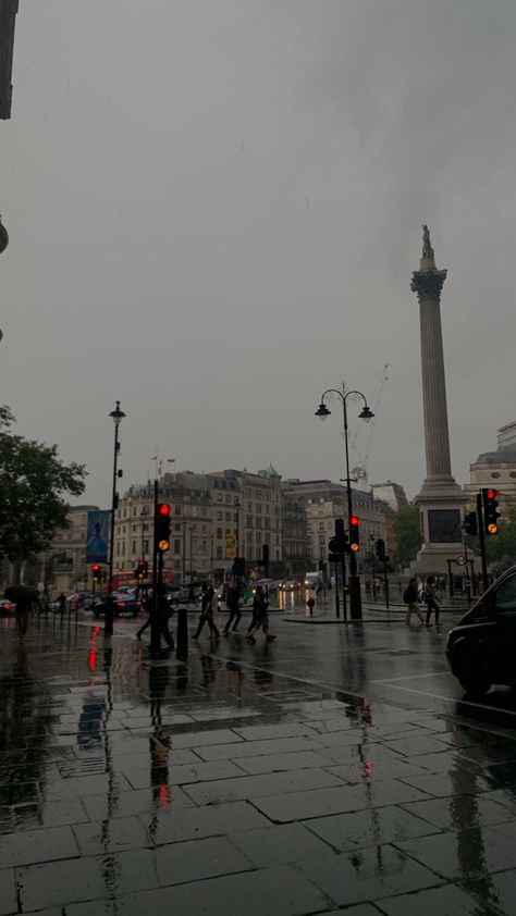 aesthetic rain cute grey skies England Rain Aesthetic, Grey Rainy Day Aesthetic, Grey Rain Aesthetic, London Rain Aesthetic, Rain Pic, Rainy Aesthetic, Sky London, Rainy London, London Rain