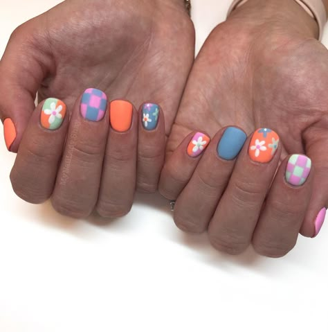 Luminary Nails, Matte Gel Nails, Rainbow Nails Design, Hello Nails, Happy Nails, Cute Gel Nails, Nail Patterns, Rainbow Nails, Dipped Nails