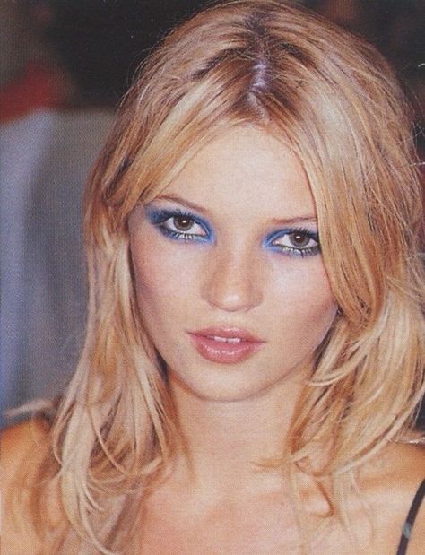 Matte Make Up, Supermodel Body, Kate Moss 90s, 00s Mode, 90s Makeup, Ashley Tisdale, Blue Eyeshadow, Jane Birkin, Cindy Crawford