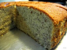 Banana Sponge Cake, Molten Cakes, Poppy Seed Cake Recipe, Jamaican Desserts, Banana Cake Recipe Easy, Greek Yogurt Cake, Banana Cakes, Old Fashioned Bread Pudding, Banana Nut Bread Recipe