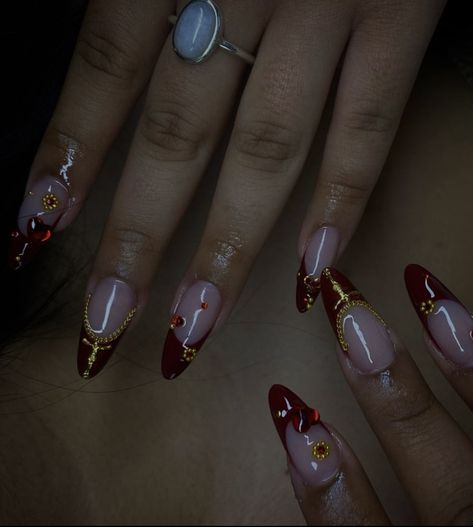 Pirate Halloween Nails, Red Catholic Nails, Vampire Aesthetic Nails, Pirate Themed Nails, Pirate Nails Ideas, Vampire Nails Aesthetic, Berserk Nails, Pirate Nails Design, Roman Nails