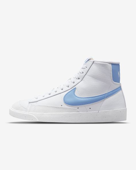 Blue Blazers Shoes, Nike Blazers Aesthetic, Nike Blazers 77, Nike Blazer Mid 77 Women, Blazers Nike, Nature Women, Blazer Shoes, Shoes For School, Nike Blazers