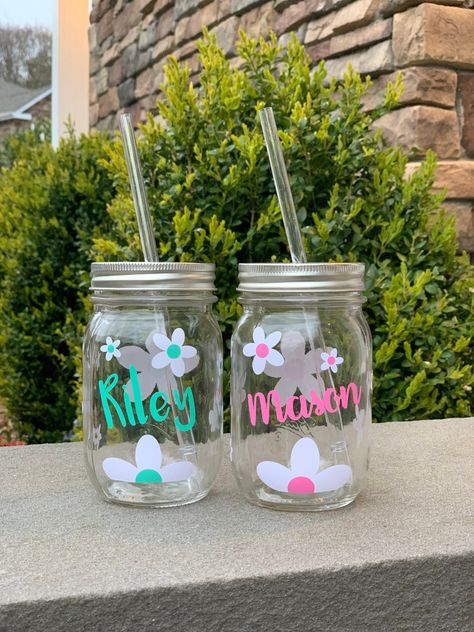 Decorated Mugs, Jar Cups, Mason Jar Glasses, Mason Jar With Straw, Mason Jar Drinks, Mason Jar Design, Custom Mason Jars, Mason Jar Cookies, Mason Jar Cups