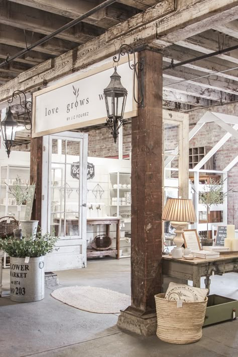 Country Retail Store Design, Farmhouse Store Design, Storefront Decorating Ideas, Antique Retail Display, Love Grows Wild, Shed Retail Store, Booth Entrance Ideas, Warehouse Retail Design, Beautiful Retail Spaces