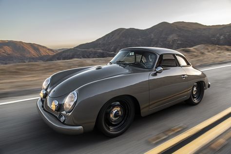 Emory Motorsports Designed a Perfect Porsche 356 for John Oates 356 Porsche, Porsche 356 Outlaw, Custom Porsche, Porsche 356 Speedster, 356 Speedster, John Oates, Porsche Classic, Course Automobile, Mercedes Sl