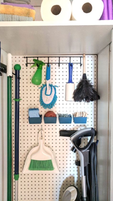 Pegboard Organization Cleaning Supplies, Utility Room Pegboard, Pegboard Pantry Organization, Peg Board Laundry Room Organization, Pegboard Closet, Cleaning Cupboard, Cleaning Closet Organization, Cleaning Supply Storage, Pegboard Storage