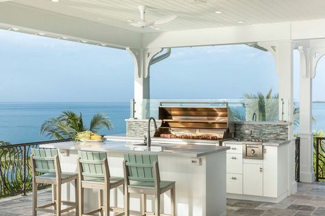 Beach House Outdoor Kitchen, Beach Kitchen Ideas, Contemporary Backyard, Deck Remodel, Outdoor Grill Station, Grill Station, Beach Kitchens, Backyard Grilling, Patio Kitchen