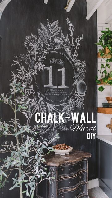 c h e l s e a c u m i f o r d on Instagram: "EASY DIY Chalk Mural (☝🏽SAVE THIS POST) Let’s DIY a chalk mural for under $50 and make a huge statement wall! 1. Paint wall with primer and black chalk paint and let dry 2. Prime wall by going over it with chalk and erasing 3. Project image on wall and outline with chalk 4. Add details and shadowing as desired 5. Style and you are done! Would you try this on a wall in your home?!? Let me know in the comments! 🖤Like something you see?!? Head Chalk Wall Mural, Fall Chalk Wall, Chalk Paint Wall Ideas, Diy Chalk Wall, Wall Chalk Art, Paint Wall Ideas, Chalk Paint Wall, Wedding Mural, Chalk Art Wall