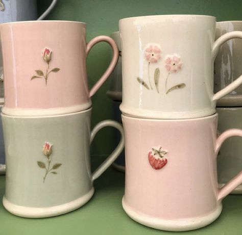 Pretty Mugs, Keramik Design, Room Deco, Pottery Crafts, Cute Kitchen, Ceramics Pottery Art, Cute Cups, Dream House Decor, Cute Mugs