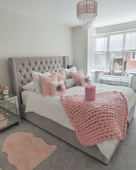 Girls Bedroom Makeover, Room Organization Bedroom, Luxury Room Bedroom, Pink Bedroom Decor, Pink Room Decor, Classy Bedroom, Hay Fever, Apartment Living Room Design, Dream Apartment Decor