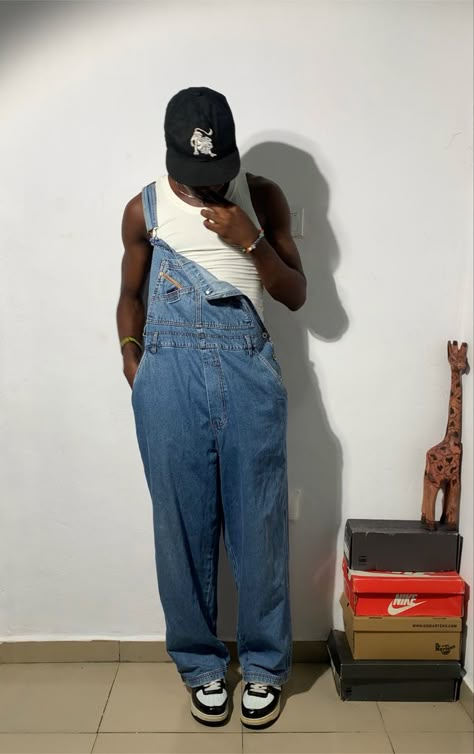 Overalls Outfit Men Aesthetic, Dungaree Men Outfit, Men’s Denim Overalls Outfit, Overall Fits Men, Overalls And Tank Top Outfit, Mens Overalls Outfits Street Styles, Overalls Men Fashion Aesthetic, Men Dungarees Outfit, Men’s Overalls Outfit