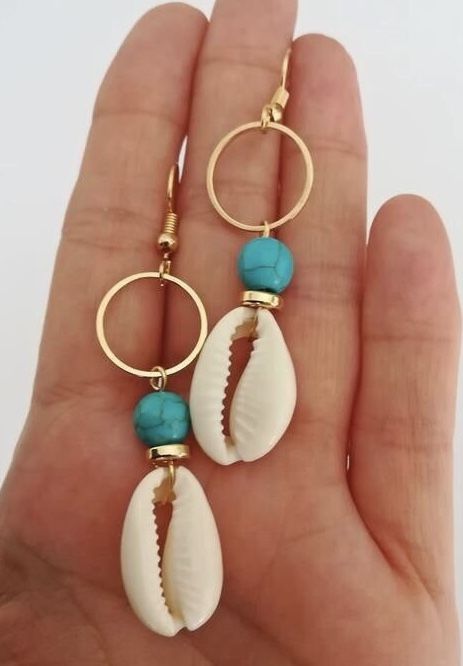 Cowrie Shell Jewelry, Diy Earrings Easy, True Spring, Seashell Jewelry, Homemade Jewelry, Summer Earring, Handmade Wire Jewelry, Handmade Jewelry Diy, Shell Jewelry