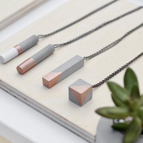 Cement Jewelry, Concrete Bar, Womens Jewelry Trends, Diy Jewelry Rings, Geometric Pendant Necklace, Concrete Jewelry, Diy Ring, Diy Jewelry Unique, Diy Jewelry Inspiration