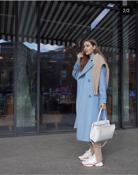 Light Blue Winter Coat Outfit, Light Blue Wool Coat Outfit, Light Blue Coat Outfit Winter, Light Blue Trench Coat Outfit, Baby Blue Coat Outfit, Blue Coat Outfit Winter, Light Blue Coat Outfit, Minimal Winter Outfit, Blue Bag Outfit