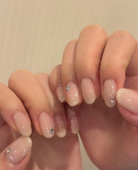 Short Douyin Nail, Short Nails Neutral, Kpop Idol Nails, Idol Nails, Natural Looking Nails, Confetti Nails, Hippie Nails, Nail Time, Cute Nail Art Designs