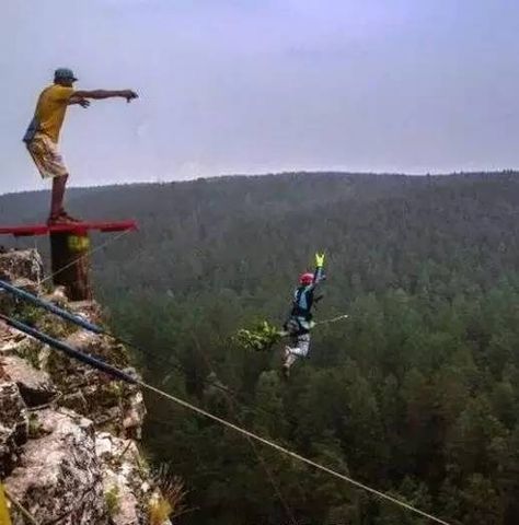 I'm harry potter. #Broom#ink#magic#Harrypotter#interesting#beautiful#mountain#water#funny#Sky#amusing#fascinating Random Pictures, Beautiful Mountains, Faith In Humanity, Video Clips, Best Photos, Funny Photos, Keep Calm, Cool Photos, The Day