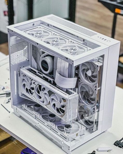 Pc Box Design, Nzxt H9 Flow Build, White Pc Build, Best Pc Setup, Diy Pc, System Unit, Best Gaming Setup, Pc Builds, Gaming Pc Build