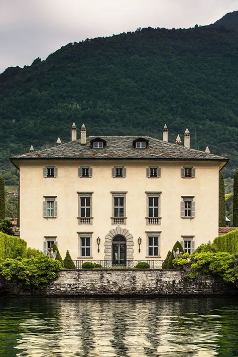 The literal house from 'House of Gucci' is now on Airbnb | Vogue India Lake Como Villas, House Of Gucci, Italian Lakes, Italian Villa, Indoor Swimming Pools, Beautiful Villas, Conde Nast, Lake Como, Best Vacations