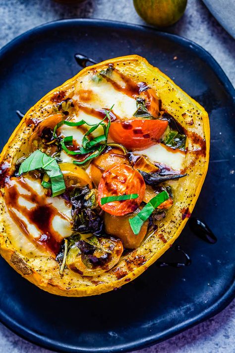 Foodie Crush Recipes, Grilled Spaghetti Squash, Recipes For Fall, Baked Spaghetti Squash, Baked Squash, Mozzarella Recipes, Sunday Dinner Recipes, Grilled Tofu, Meatless Main Dishes