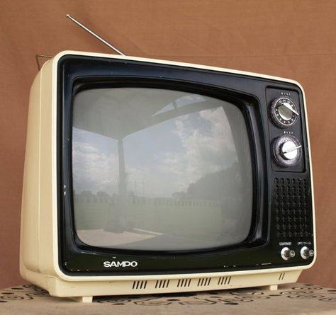 1970's small tv Portable Tv, White Tv, Vintage Television, Television Set, Tv Set, Tv Sets, First Tv, Vintage Tv, Retro Tv