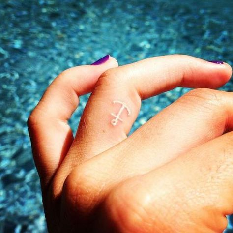 White Wave Tattoo, Tiny Anchor Tattoo, Cross Finger Tattoos, Small Anchor Tattoos, Tattoo On Finger, Tiny Finger Tattoos, Tattoo Finger, Cute Finger Tattoos, Small Anchor