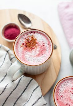 Beet Latte, Beetroot Latte, Benefits Of Beetroot, Vegan Latte, Beetroot Benefits, Almond Milk Latte, Healthy Hot Chocolate, Fall Asleep Fast, No Coffee