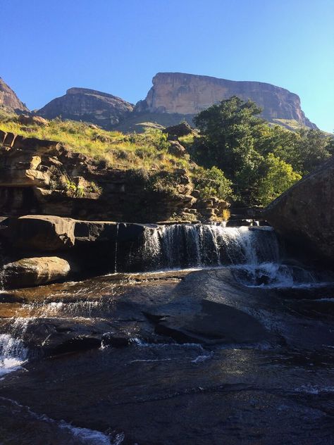 African Mountains, African Scenery, Moon Ocean, Drakensberg Mountains, Solo Travel Destinations, Solo Trip, Grade 8, Best Hikes, Future Travel