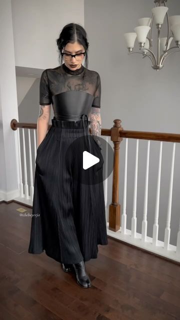 Chelsey Ceja on Instagram: "Corset belt from @dehanche__ 
Trousers from @pleatspleaseisseymiyake 
Boots from @maisonmargiela 

#allblack #allblackeverything #grwm #grwmreel #gothgoth #tattoo #maisonmargiela #styleinspo" Corset And Trousers Outfit, Belt Corset Outfit, Chelsey Ceja, Baggy Jumpsuit, Corset Costumes, Corset Outfit, Trouser Outfit, Corset Belt, All Black Everything