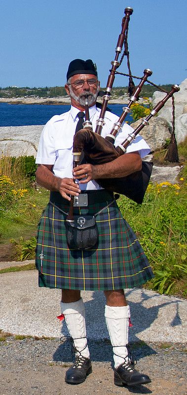 Irish Instruments, Irish Bagpipes, Irish Dresses, Sculpting Reference, Bartender Outfit, Irish Kilt, Highland Bagpipes, Musical Wall Art, Scottish Bagpipes