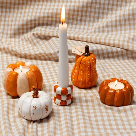 Pinterest Clay Ideas, Clay Pumpkin Candle Holder, Diy Clay Fall Decor, Crafts For Autumn, Air Dry Clay Halloween Decorations, Autumn Halloween Decor, Clay Fall Ideas, Fall Air Dry Clay Ideas, Halloween Clay Craft