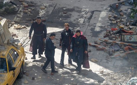 ‘Avengers: Infinity War’ Behind-the-Scenes Photos – Variety Robert Downey Jr., New Avengers, Paul Rudd, World News Today, Mark Ruffalo, Actrices Hollywood, Avengers Infinity, Robert Downey Jr, Avengers Assemble