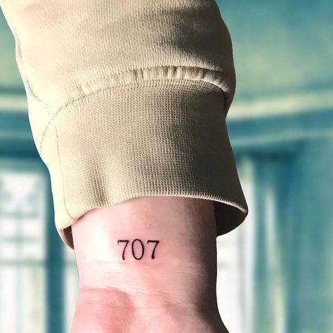 𝑴𝒂𝒓𝒊𝒐 ☾ on Instagram: "Hey, Nana. Remember the first time we met? You know how I believe in things like fate? Well, I think that was fate. You can laugh if you want. @dea_ttt" 707 Tattoo Nana, 707 Tattoo, Nana Tattoo Ideas, Nana Tattoo, The First Time We Met, Tattoos Ideas, Tattoo Inspo, Tattoo Idea, Cute Tattoos