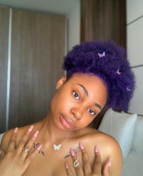 Afro Dyed Hair, Natural Hair Dyed, 4c Natural Hairstyles Short, Short Dyed Hair, Frizzy Curly Hair, Girly Acrylic, Quick Natural Hair Styles, Dyed Hair Inspiration, Temporary Hair Color