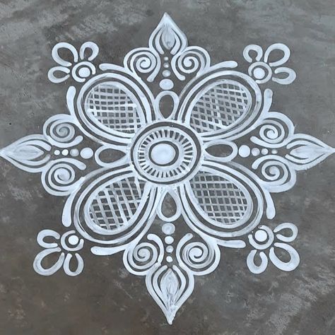 Diwali Mandana Designs, Flower Alpona Design, Jhoti Chita Design Simple Easy, Alpona Design Simple, Mandna Design, Round Alpona Design Bengali, Easy Alpona Design Bengali, Jhoti Chita Design Simple, Alpana Designs Bengali Simple