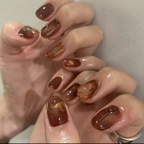 Amber Colored Nails, Marble Jelly Nails, Jelly Nails Brown, Jelly Marble Nails, Short Brown Nails Design, Jelly Brown Nails, Brown Gel Nails Designs, Wabi Sabi Nails, Brown Jelly Nails