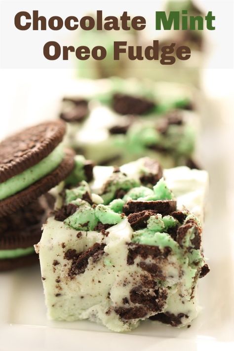 Chocolate Mint Oreo Fudge | Six Sisters' Stuff This fudge is the best combo. It's two of our favorite desserts wrapped into one delicious bite of Heavenly goodness. Chocolate Mint Oreo Fudge is a creamy mint fudge with a blend of Chocolate Mint Oreos. We have access to Chocolate Mint Oreos year round at our local grocery store. They add a chocolate minty crunch in every bite. The perfect dessert all year round. #oreo #dessert Oreo Fudge Recipe, Mint Fudge, Grasshopper Cookies, Snickers Candy Bar, Oreo Fudge, Mint Oreo, Six Sisters Stuff, Six Sisters, Marshmallow Creme