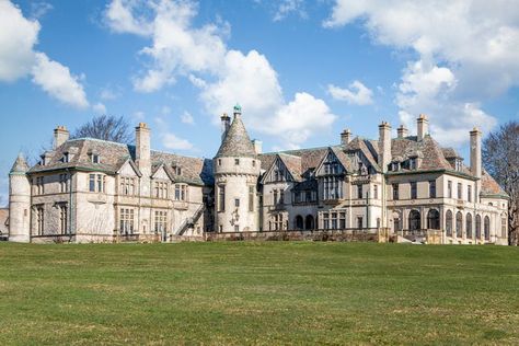 Gilded Age Mansions, Milan Cathedral, Dupont Circle, St Pauls Cathedral, Mansions For Sale, Newport Rhode Island, Summer Cottage, Newport Ri, Most Haunted