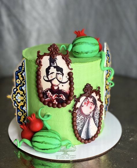 Yalda Cake Design, Yalda Design Decor, Yalda Night Cake Design, Yalda Cake Ideas, Yalda Cake, Pomegranate Cake Design, Decorating Videos, Cartoon Cake, Cake Decorating Videos