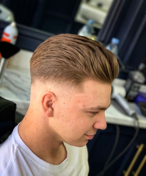 Skin Fade Long On Top, Fade Long On Top, Stylish Mens Haircuts, Undercut Fade, Mens Hairstyles Fade, Undercut Men, Tapered Haircut, Skin Fade, Taper Fade