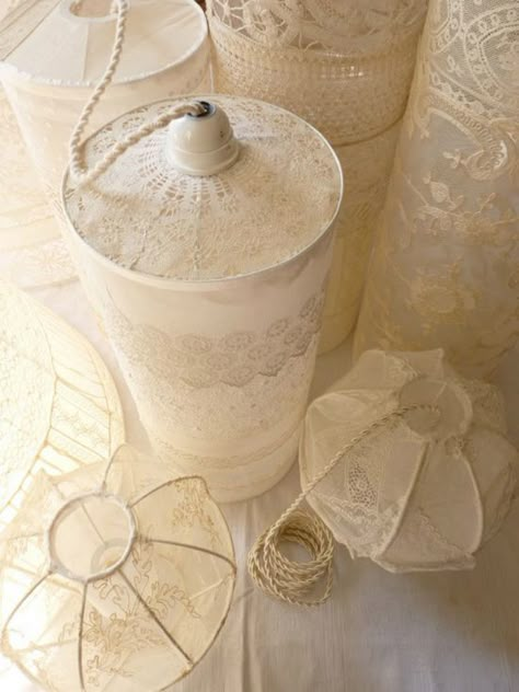 Spiegel Diy, Lace Lamp, Diy Luminaire, Lamp Shade Frame, Diy Lamps, Diy Lampe, Lace Crafts, Diy Lamp Shade, Lace Decor