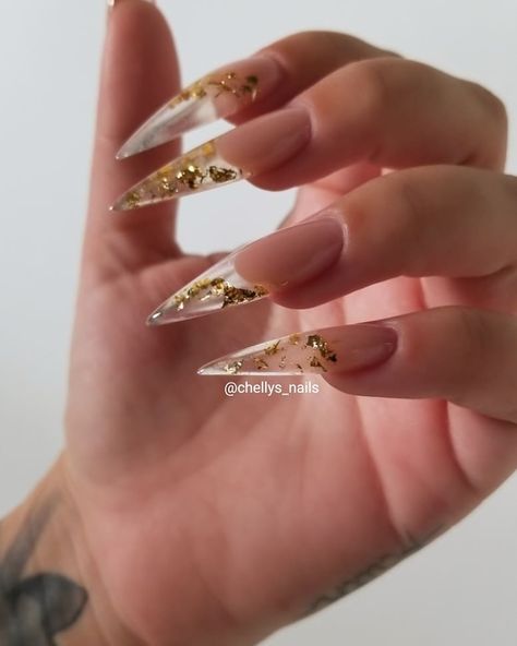 Gold Floating Flakes Dead Nails, Inspiring Nails, Clear Nail Designs, Clear Acrylic Nails, 80s Theme, Clear Nail, Transparent Nails, Nails Glitter, Almond Acrylic Nails