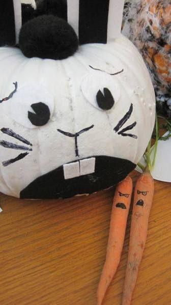 Creepy Carrots, “Consider the Carrots’ Point of View!” | kidsbook friends Pumpkin Book Report, Creepy Carrots, School Holiday Crafts, Library Halloween, Book Character Pumpkins, Story Book Pumpkin, Book Pumpkin, Story Time Ideas, Pumpkin Character