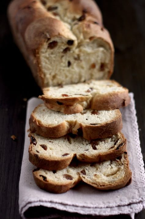 Sweet Bread Rolls, Pane Dolce, Pan Brioche, Plum Cake, Little Cakes, Sweet Bread, Bread And Pastries, Cannoli, Bread Rolls