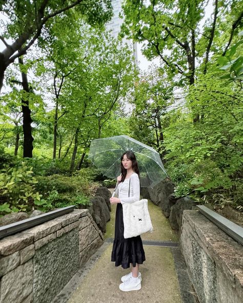 me + strawberries 🍓 . . . . . . . . . . . . #osaka #japan #japanesegarden #aesthetic #strawberry #tokyo #kyoto #ootd #outfitinspo #outfit #muji #garden #summer #spring #springoutfit #rain Japan Ootd Spring, Osaka Japan Aesthetic, Osaka Outfit, Tokyo Summer Outfits, Spring Outfits Japan, Japan Ootd, Tokyo Outfits, Aesthetic Strawberry, Tokyo Aesthetic