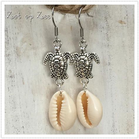 Halloween Jewelry Diy, Cowrie Shell Jewelry, Diy Earrings Easy, Beaded Necklace Tutorial, Surf Jewelry, Antler Jewelry, Beachy Jewelry, Beaded Earrings Diy, Seashell Jewelry