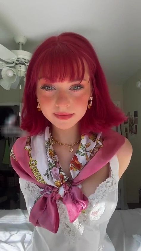 Strawberry Shortcake Hair Dye, Red Hair With Pink Bangs, Strawberry Shortcake Hair Color, Strawberry Pink Hair, Pinkish Hair, Strawberry Shortcake Hair, Pinkish Red Hair, Cool Tone Hair Colors, Red Pink Hair