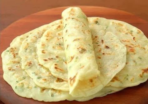 Garlic and Butter Flatbread Recipe - Garlic Flatbread, Lemon Blueberry Loaf, Easy Flatbread, Butter Substitute, Mama Recipe, Flat Breads, Flatbread Recipes, Flat Bread, Quick Breads